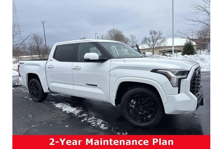 $40597 : 2022 Tundra SR5 CREW image 1