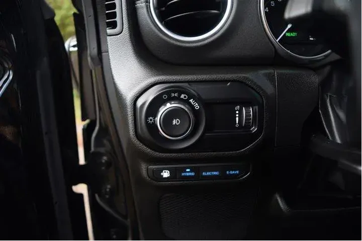 $30000 : Jeep Wrangler 2023 4x4 Sahar image 7