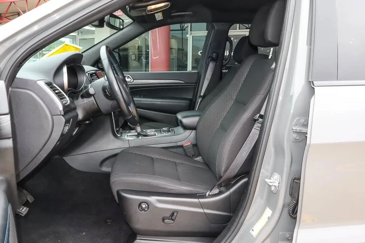 $24988 : 2020 Grand Cherokee Upland 4x4 image 7