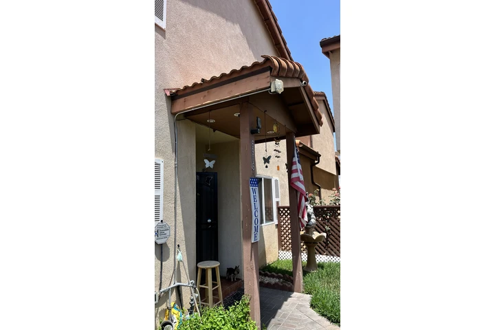 $800 : $ 800 Huntington Park image 4