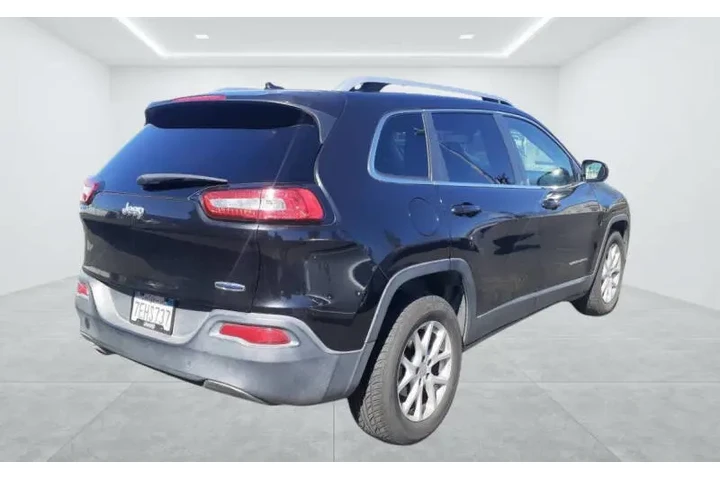 $7800 : 2014 Cherokee Latitude image 5