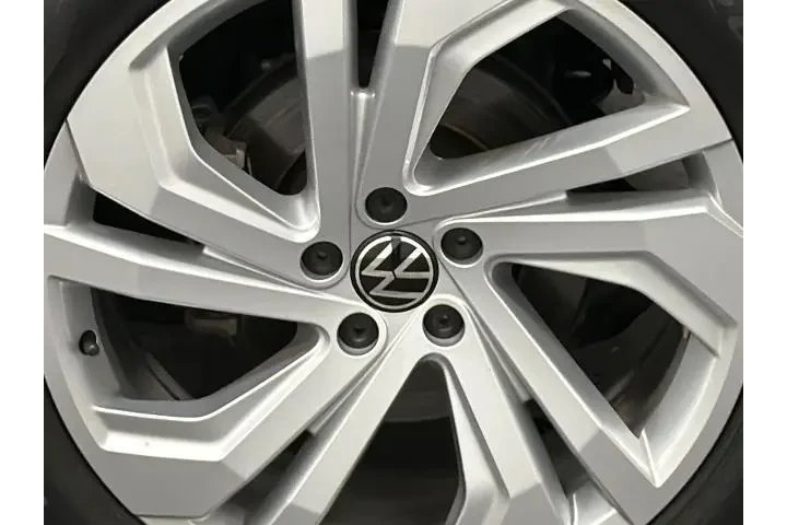 $24000 : Volkswagen Atlas Cross Sport image 5