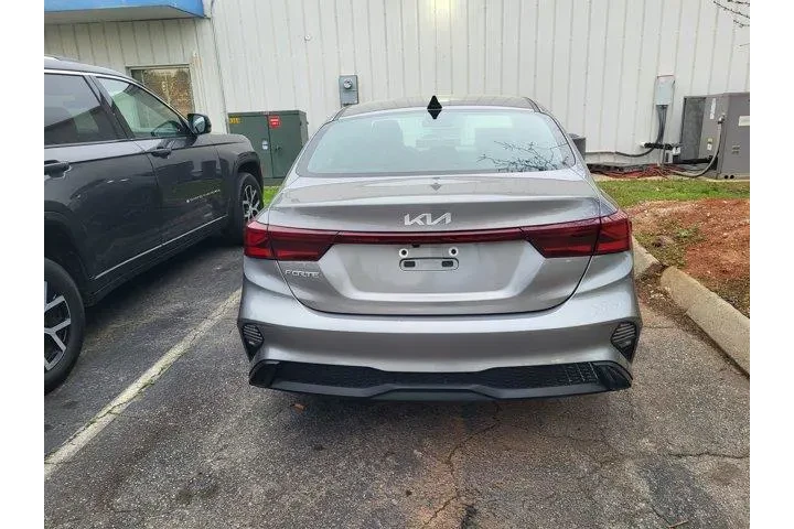 $15321 : Kia Forte 2023 LX 4dr Sedan image 5