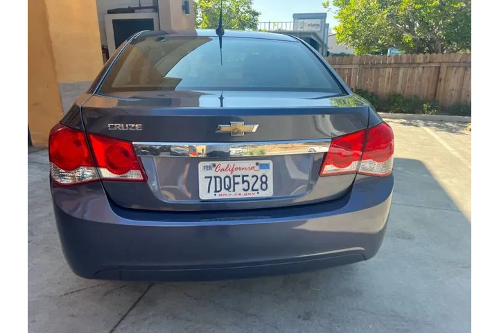 $8300 : 2014 Cruze LS Auto image 4