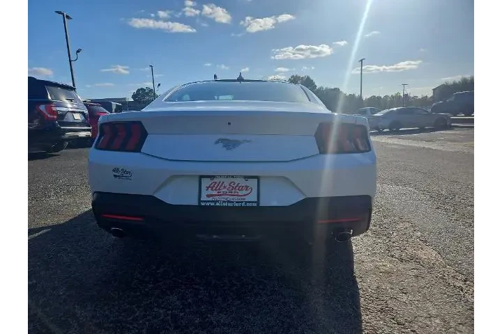 $26890 : Ford Mustang 2024 EcoBoost 2 image 4