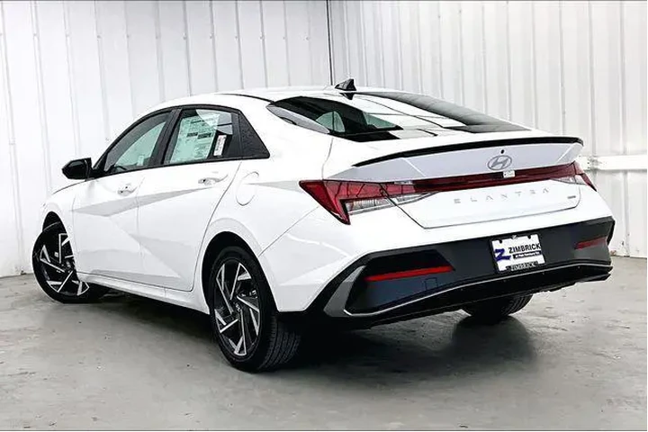 $28979 : Hyundai ELANTRA Hybrid 2025 image 5