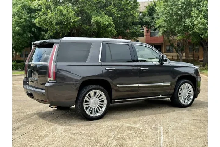 $29672 : 2018 Escalade image 3