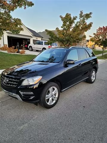 $9000 : 2014 Mercedes Benz ML350 4Mati image 2