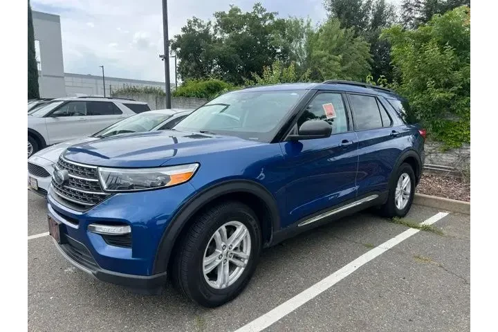 $30775 : Ford Explorer 2023 XLT 4dr S image 1