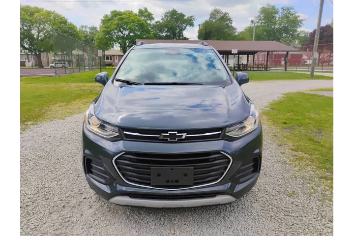 $13997 : 2021 Trax LT image 3