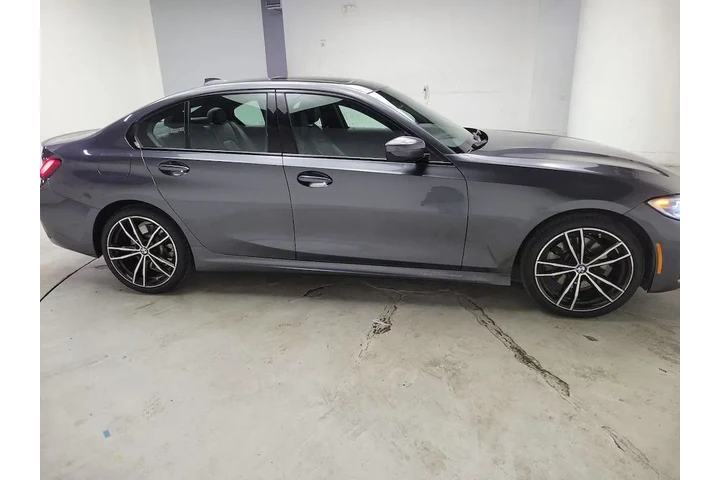 $30998 : BMW 3 Series 2021 AWD 330i x image 4