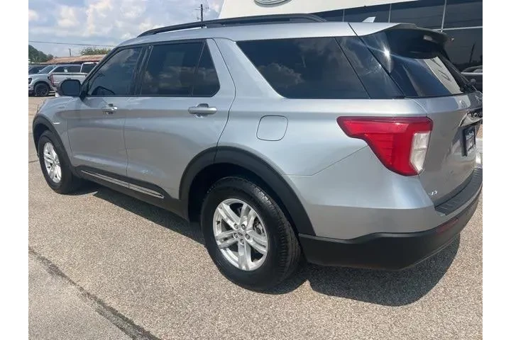 $17851 : Ford Explorer 2020 AWD XLT 4 image 7