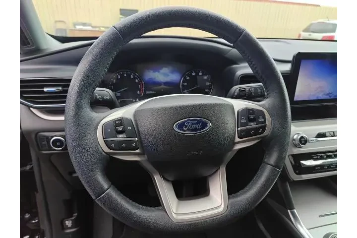 $31085 : Ford Explorer 2023 XLT 4dr S image 8