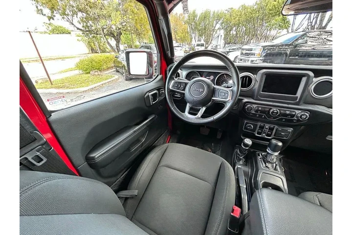 $26999 : Jeep Wrangler Unlimited 2021 image 9