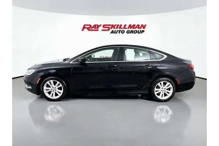 $9975 : Chrysler 200 2016 Limited 4d image 4