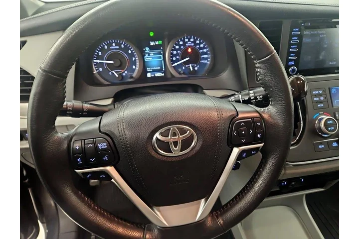 $28998 : Toyota Sienna 2018 XLE 8-Pas image 10