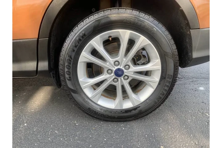 $7995 : 2017 Escape SE image 10