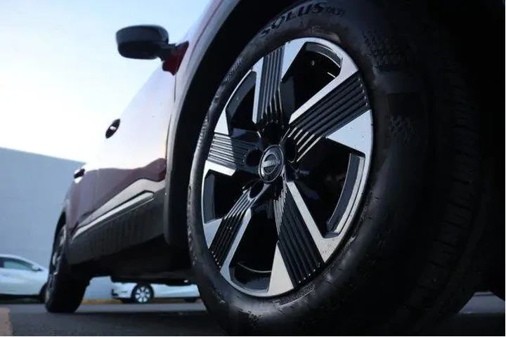 $37348 : Nissan Kicks 2025 AWD SV 4dr image 8