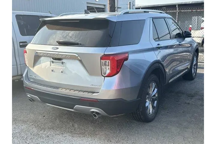 Ford Explorer 2022 AWD Limit image 3