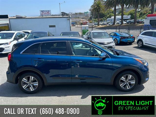 $23900 : Used 2022 Niro PHEV EX for sa image 4