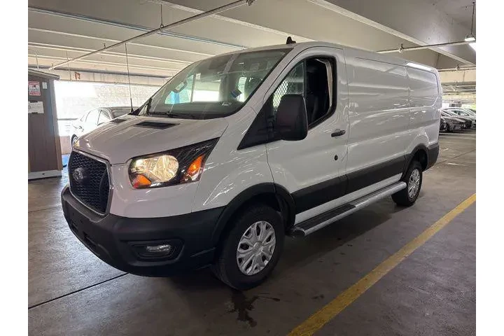 $30995 : Ford Transit 2024 250 3dr SW image 1