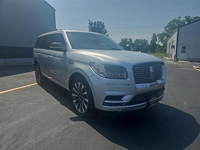 $30550 : 2019 Navigator Select SUV V-6 image 6