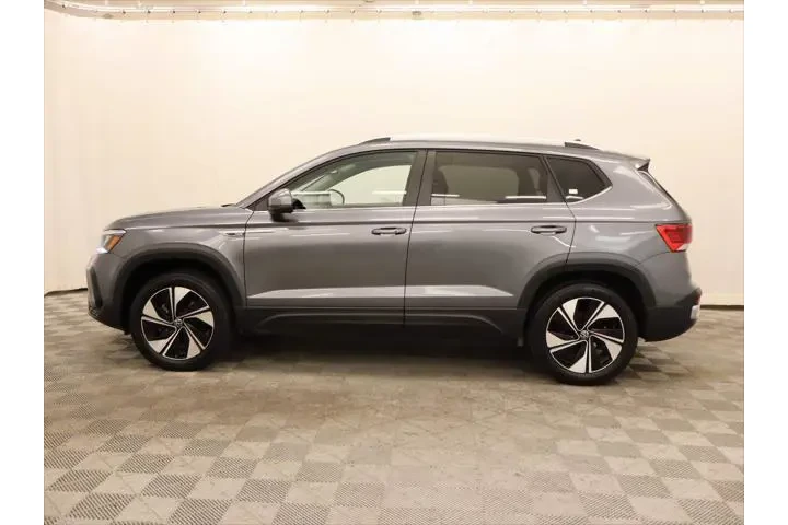$20716 : Volkswagen Taos 2024 AWD SE image 2