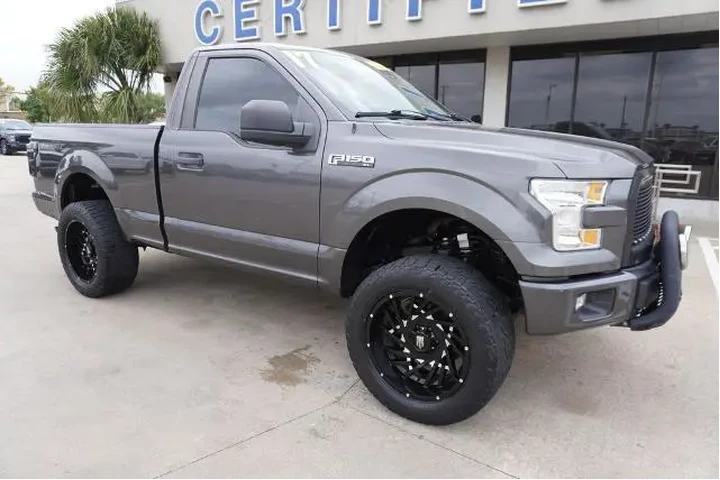 $17725 : Ford F-150 2017 4x2 XL 2dr R image 1