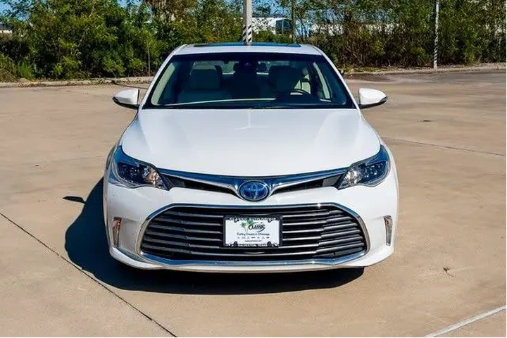 $20079 : Toyota Avalon Hybrid 2017 XL image 2