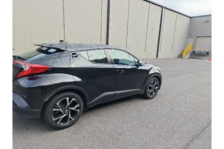 $23790 : Toyota C-HR 2022 XLE 4dr Cro image 3