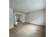 $750 : Rental property with 2 bedro thumbnail