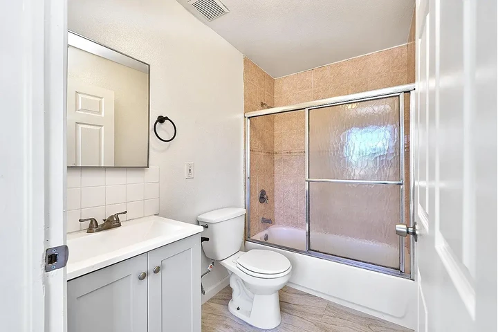 $1500 : Home At Last image 7