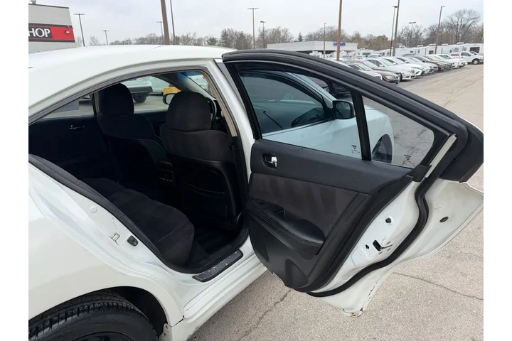 $5980 : 2014 Maxima S image 9