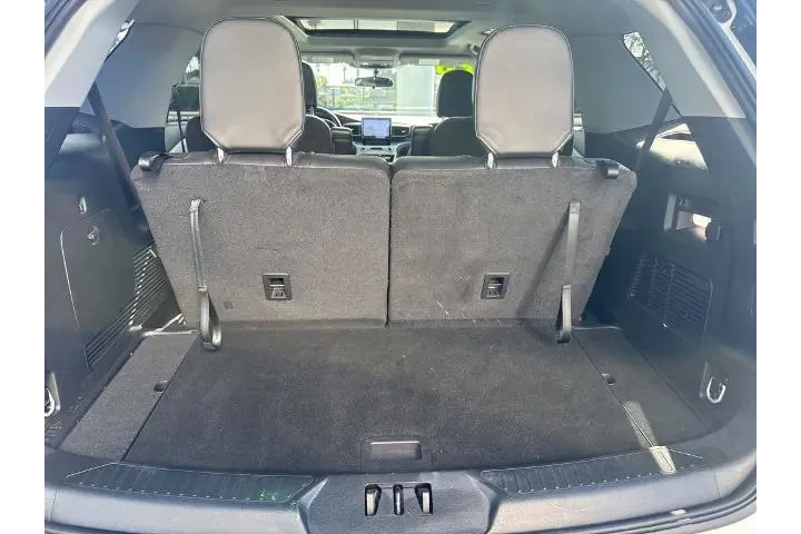 $35990 : Ford Explorer 2023 AWD XLT 4 image 5