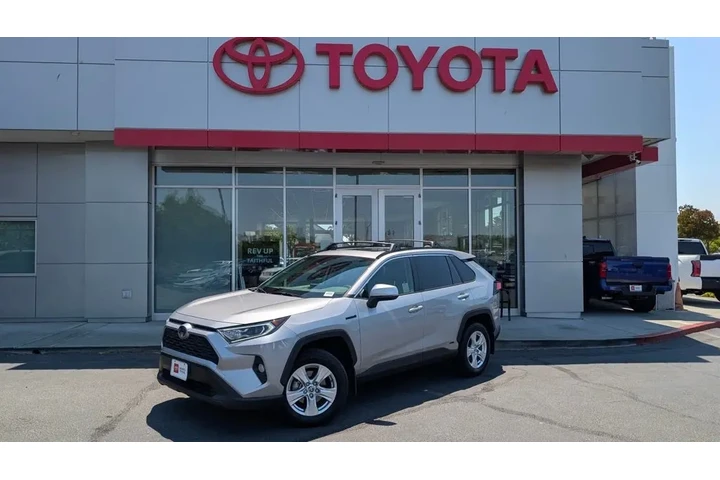 $30399 : 2021 RAV4 Hybrid XLE image 2