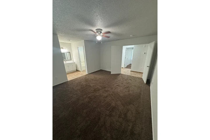 $1200 : Renta Listo 3 Bedroom 🏠 image 3