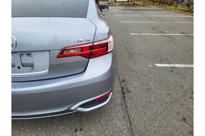 $9900 : 2016 ILX w/Watch image 8