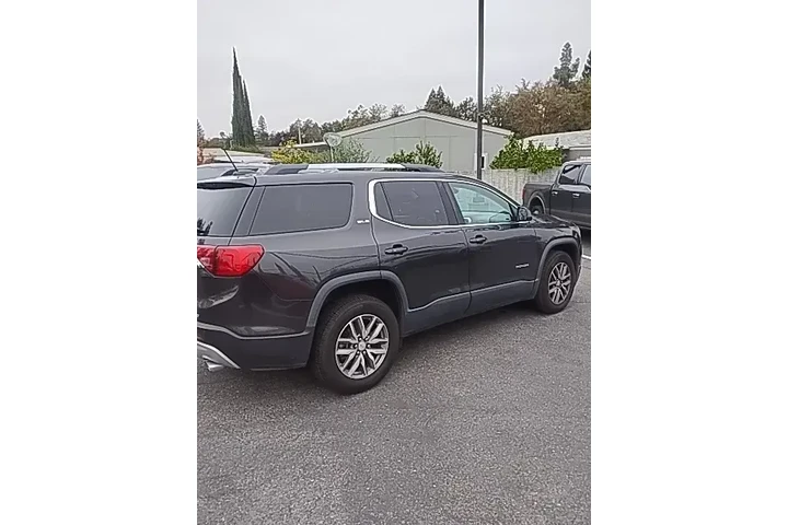 $13988 : GMC Acadia 2017 4x4 SLE-2 4d image 4