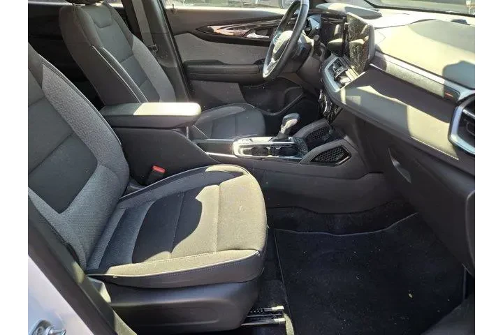 $22991 : Chevrolet Trailblazer 2024 L image 3