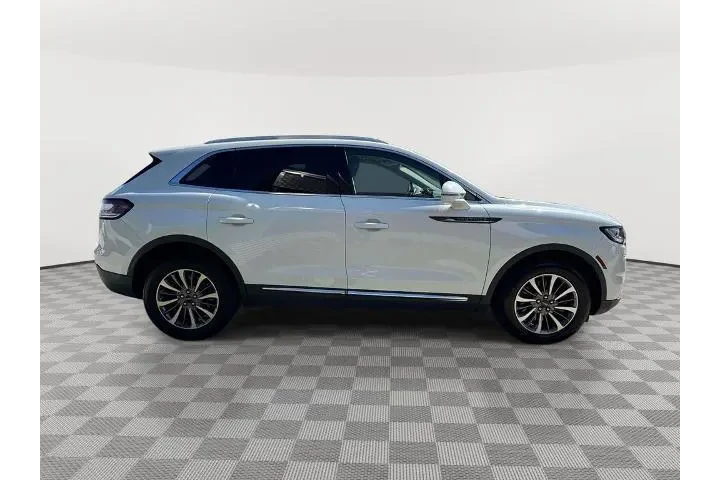 $32560 : Lincoln Nautilus 2022 AWD Re image 8