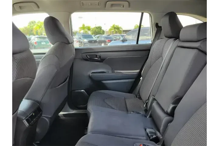 $27191 : Toyota Highlander 2022 L 4dr image 9