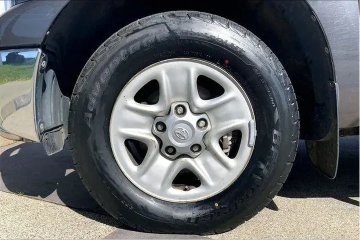 $19985 : Toyota Tundra 2012 4x4 Grade image 9