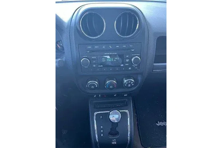 $9854 : Jeep Patriot 2016 4x4 Latitu image 7