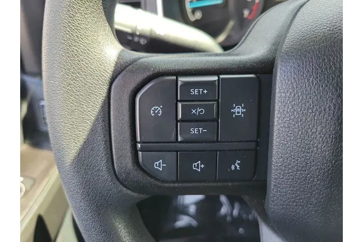 $39900 : Ford F-150 2023 4x2 XL 4dr S image 5