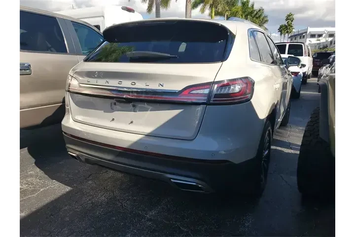 Lincoln Nautilus 2023 Standa image 3