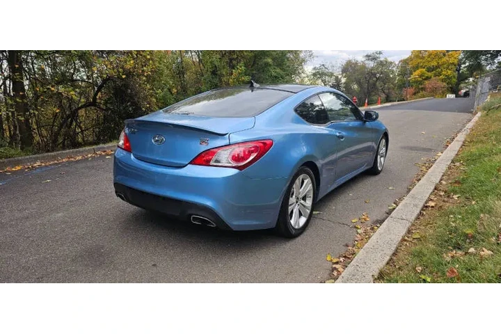 $4295 : 2010 Genesis Coupe 2.0T Premi image 5