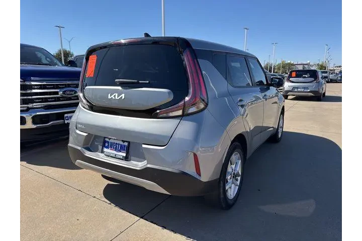 $14987 : Kia Soul 2024 S 4dr Crossove image 3