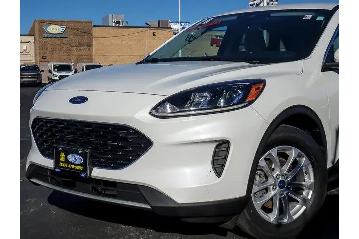 $16880 : Ford Escape 2020 AWD SE 4dr image 2