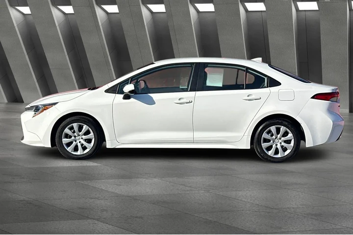 $17300 : Toyota Corolla 2021 LE 4dr S image 8