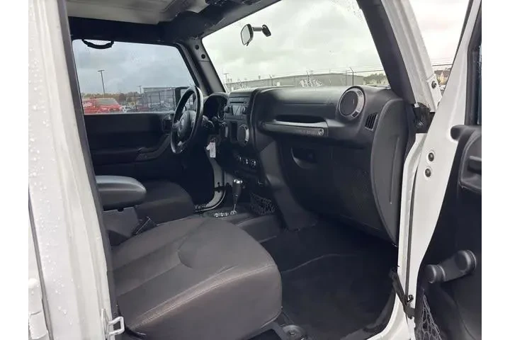 $18269 : Jeep Wrangler Unlimited 2015 image 8